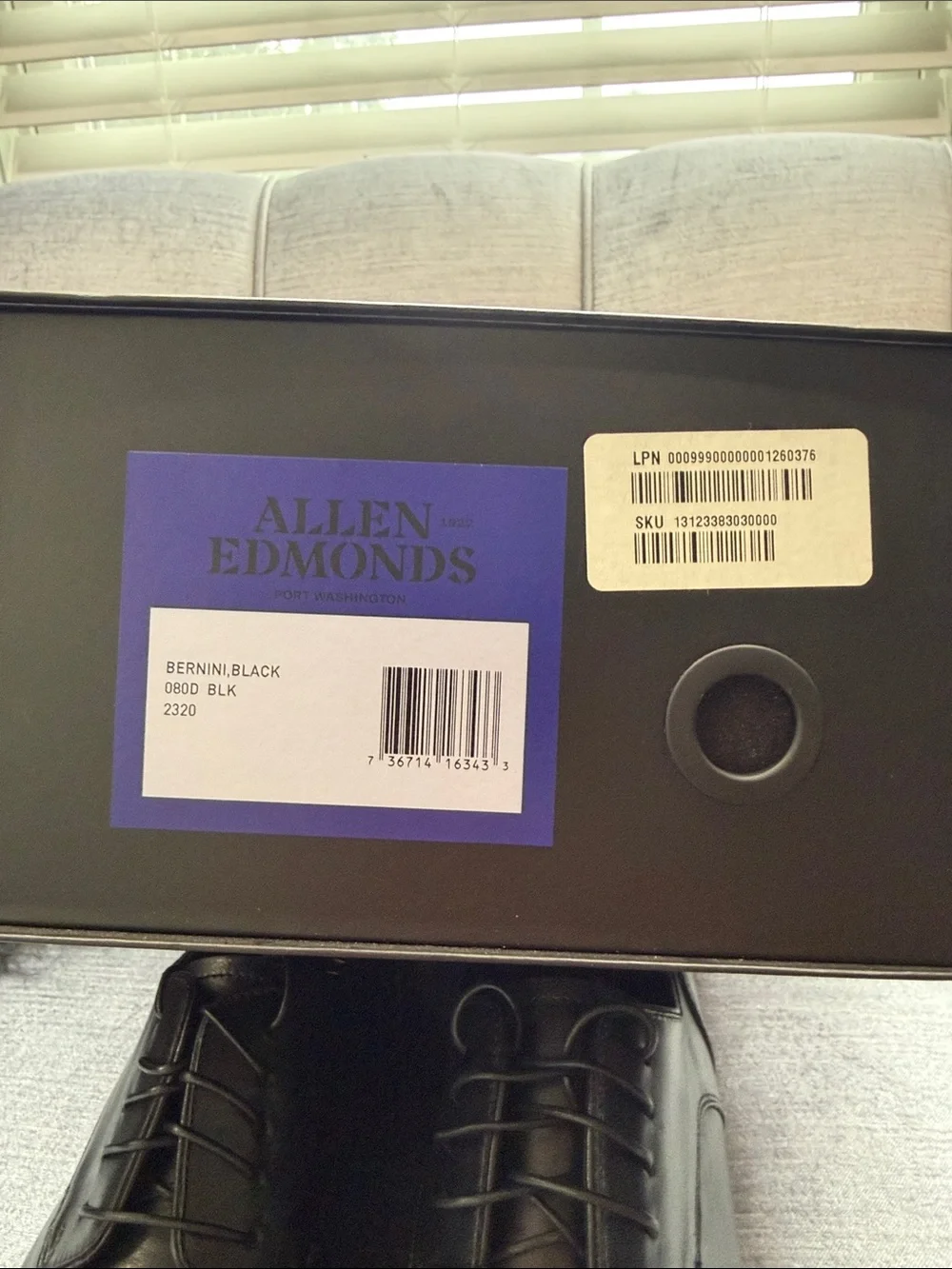 Allen Edmonds leather split toe dress shoe